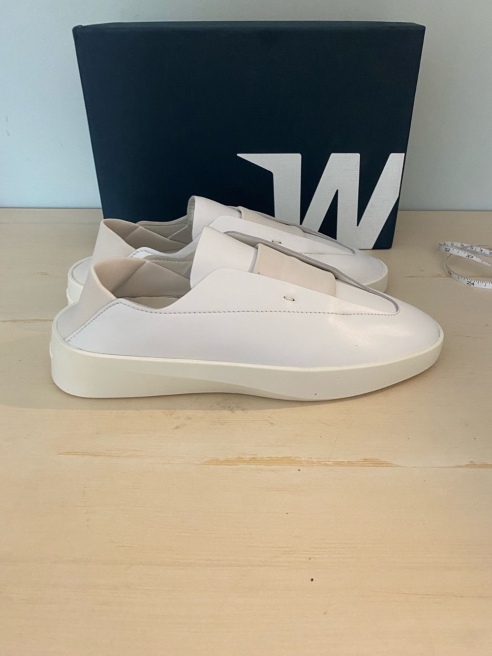 NIB Wolf & Shepherd Cruise Ace White Slip-On Leather Sneakers